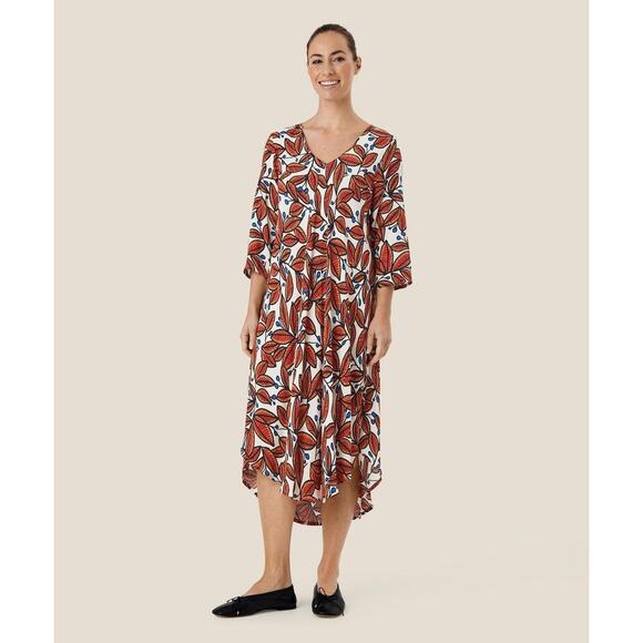 Masai Dresses & Skirts - Masai Copenhagen Nora Dress Whitecap Floral Viscose Vneck 3/4 Sleeve Round Hem